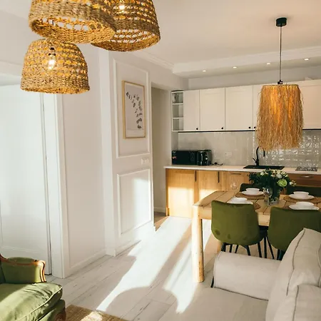 Uroczy Belle View Apartment