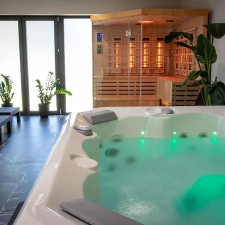 Uroczy Belle View Jacuzzi Sauny Centrum شقة *