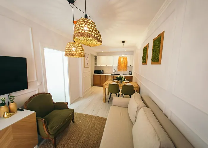 Uroczy Belle View Jacuzzi Sauny Apartman