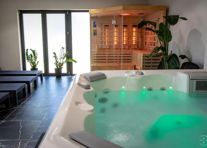 Uroczy Belle View Jacuzzi Sauny Centrum Appartement *